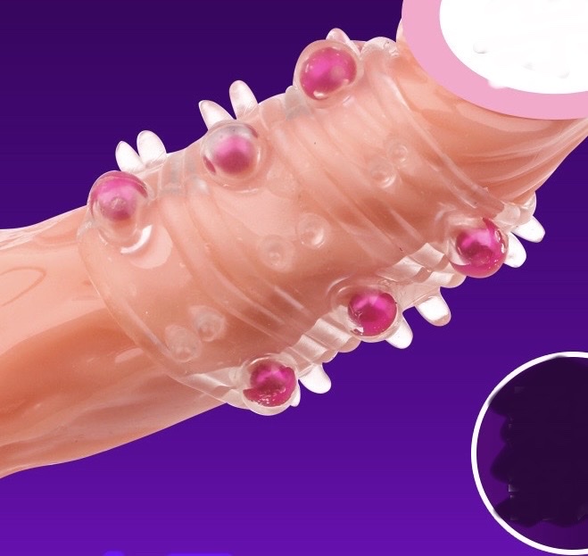 Đặt bao cao su vào giữa và gắn vào quả bóng